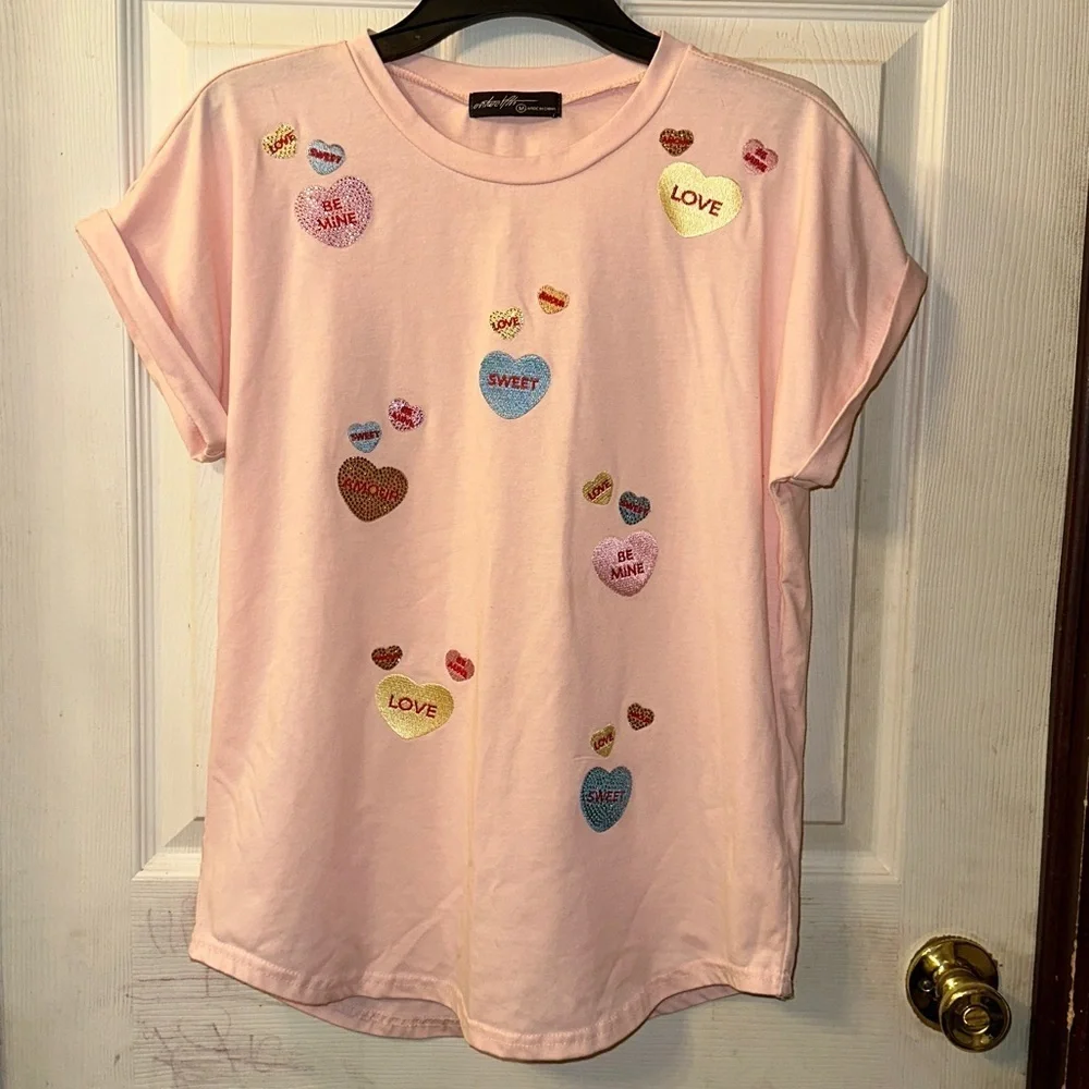 OntWelfth Size Medium Pink embroidered jeweled candy heart Valentine’s shirt - Picture 1 of 8